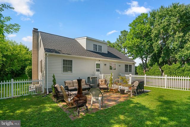 9711 MAGLEDT RD, Parkville, MD 21234