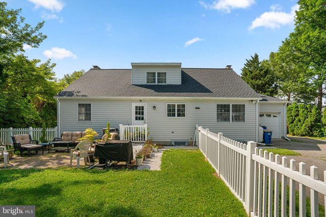 9711 MAGLEDT RD, Parkville, MD 21234