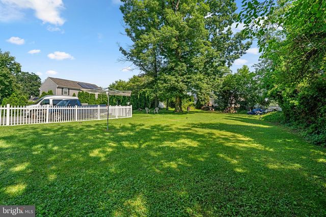 9711 MAGLEDT RD, Parkville, MD 21234