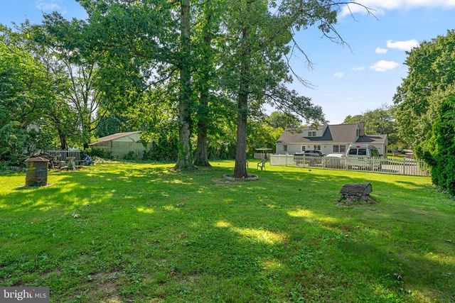 9711 MAGLEDT RD, Parkville, MD 21234