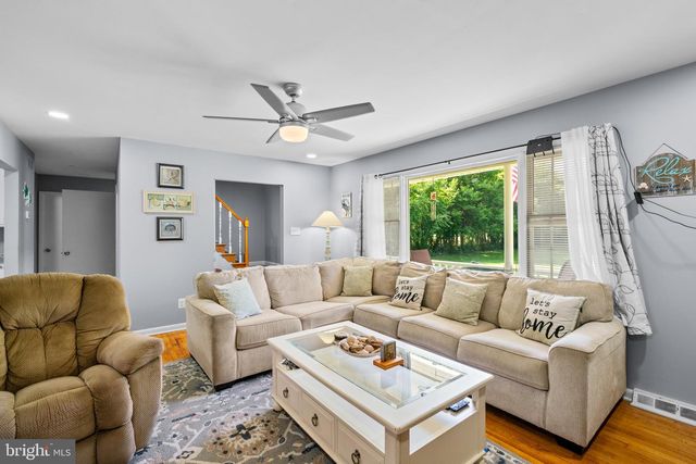 9711 MAGLEDT RD, Parkville, MD 21234
