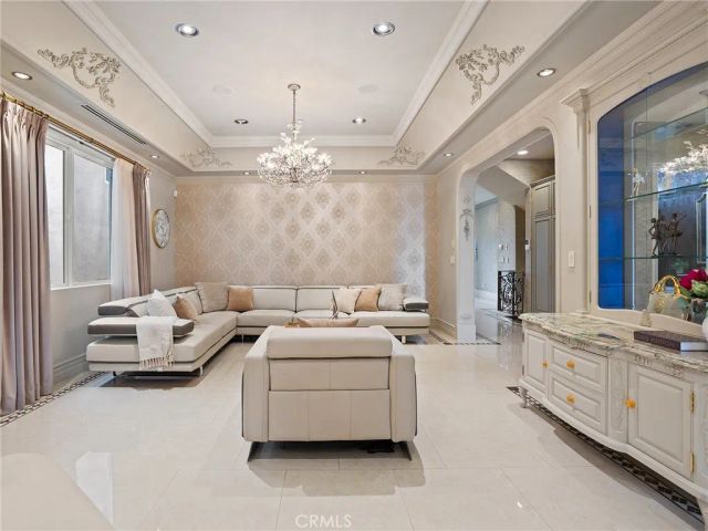 922 E Providencia Avenue, Burbank, CA 91501