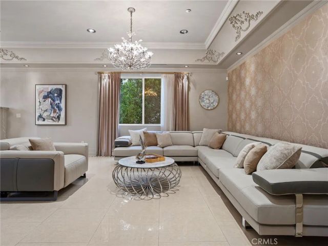 922 E Providencia Avenue, Burbank, CA 91501