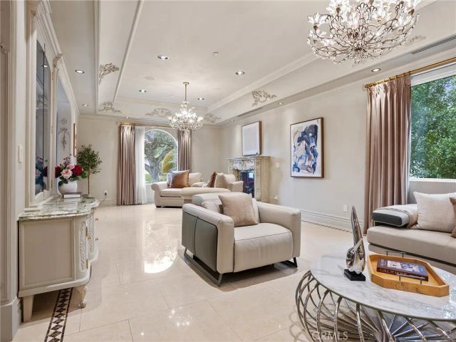 922 E Providencia Avenue, Burbank, CA 91501