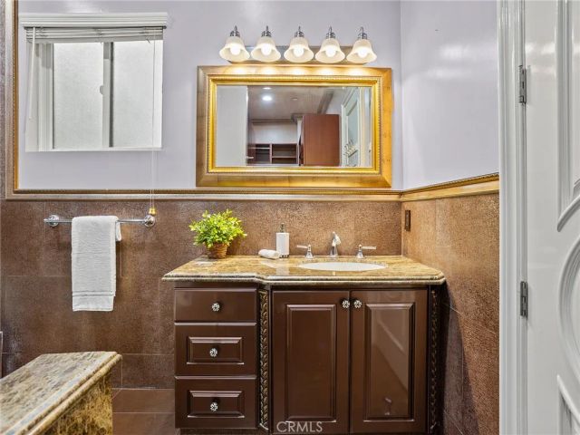 922 E Providencia Avenue, Burbank, CA 91501