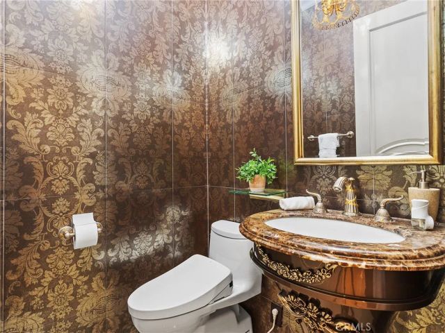 922 E Providencia Avenue, Burbank, CA 91501