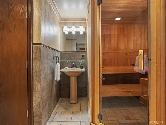 922 E Providencia Avenue, Burbank, CA 91501