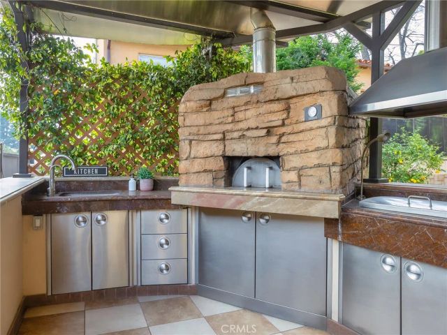 922 E Providencia Avenue, Burbank, CA 91501