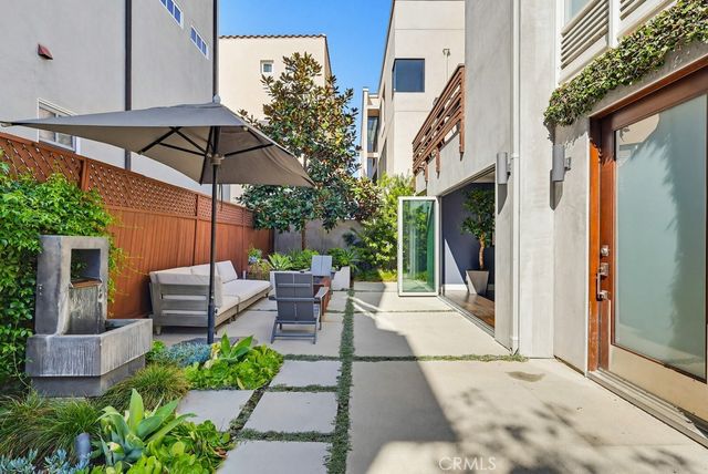 6713 E Ocean, Long Beach, CA 90803