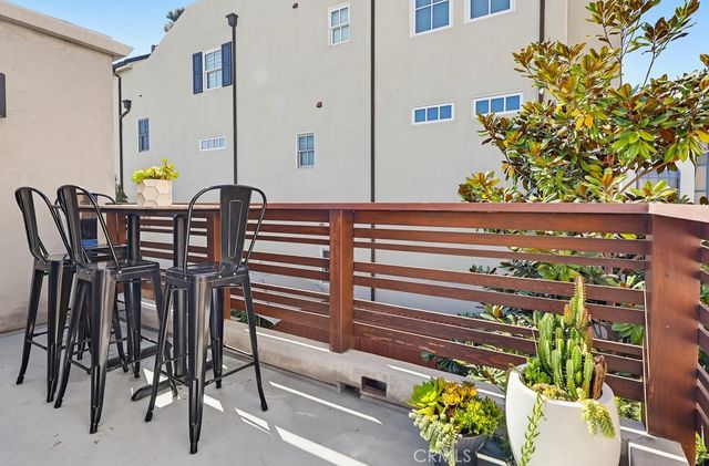 6713 E Ocean, Long Beach, CA 90803