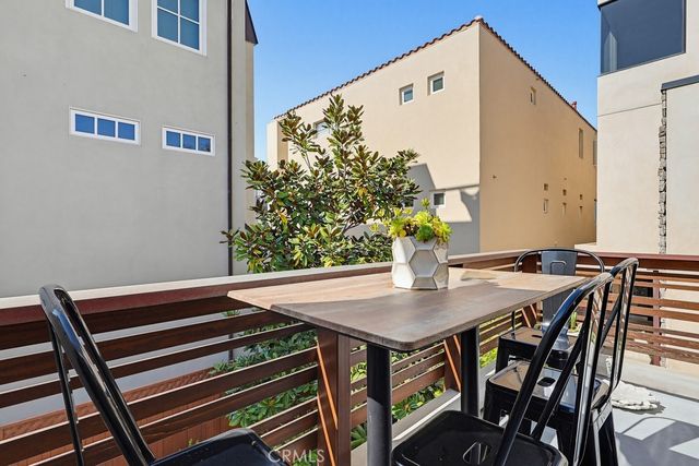 6713 E Ocean, Long Beach, CA 90803