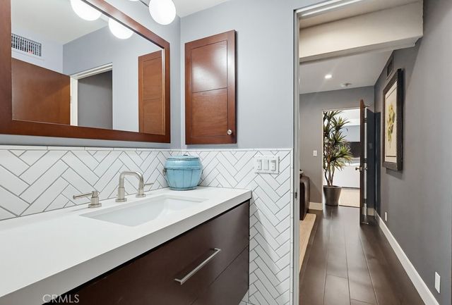 6713 E Ocean, Long Beach, CA 90803