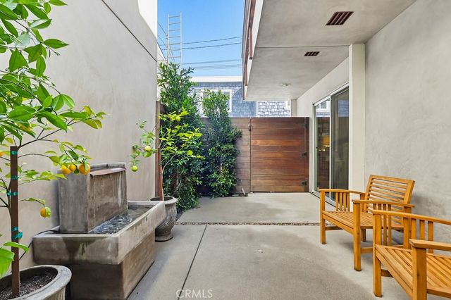 6713 E Ocean, Long Beach, CA 90803