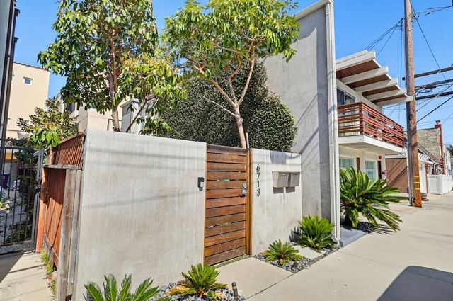 6713 E Ocean, Long Beach, CA 90803