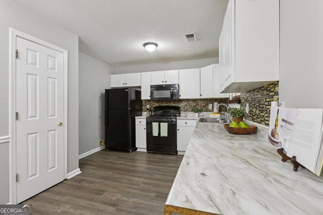 832 Asbury Way, Lithonia, GA 30058