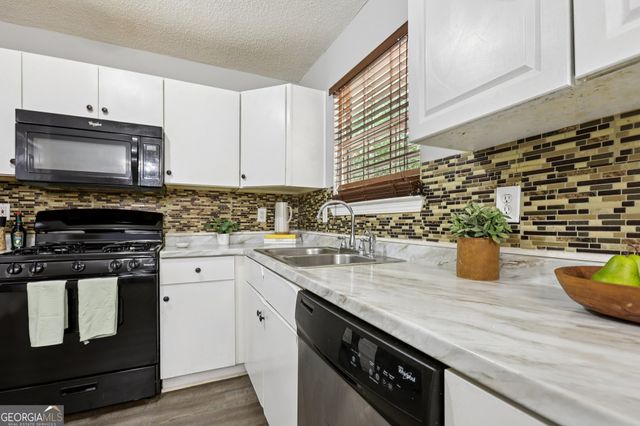 832 Asbury Way, Lithonia, GA 30058