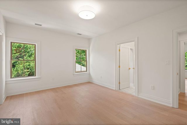 5022 CATHEDRAL AVE NW, Washington, DC 20016