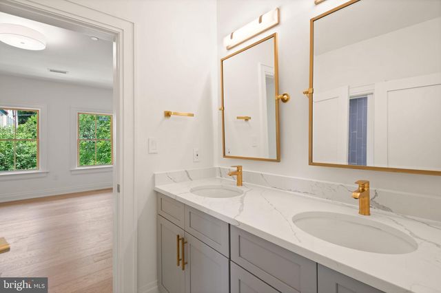 5022 CATHEDRAL AVE NW, Washington, DC 20016