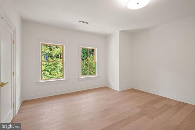5022 CATHEDRAL AVE NW, Washington, DC 20016
