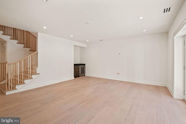 5022 CATHEDRAL AVE NW, Washington, DC 20016