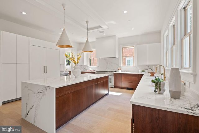 5022 CATHEDRAL AVE NW, Washington, DC 20016