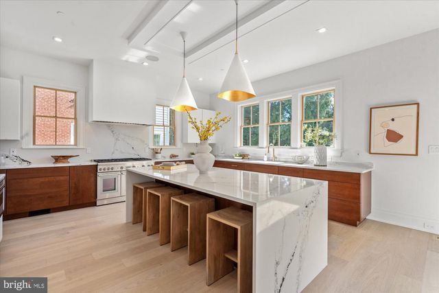 5022 CATHEDRAL AVE NW, Washington, DC 20016