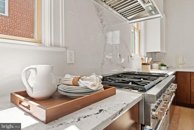 5022 CATHEDRAL AVE NW, Washington, DC 20016