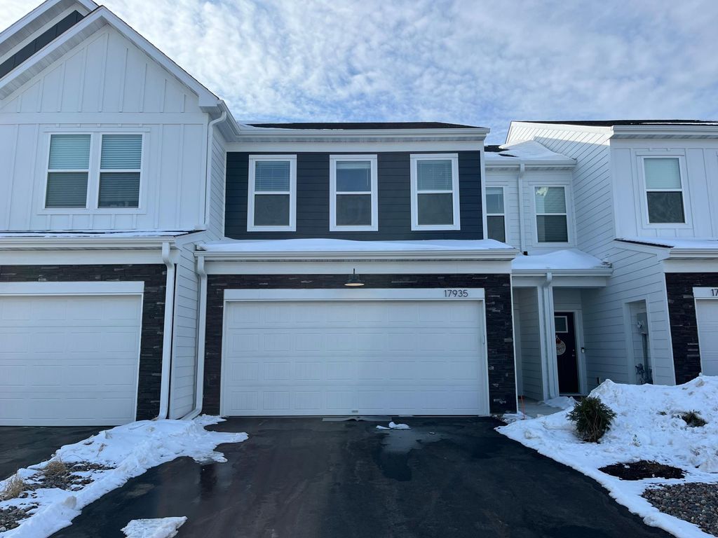 17935 Genoa Drive, Lakeville, MN 55044