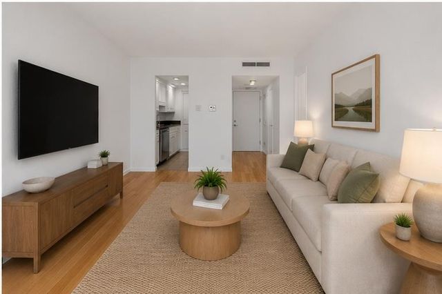1800 Lavaca ST 512, Austin, TX 78701