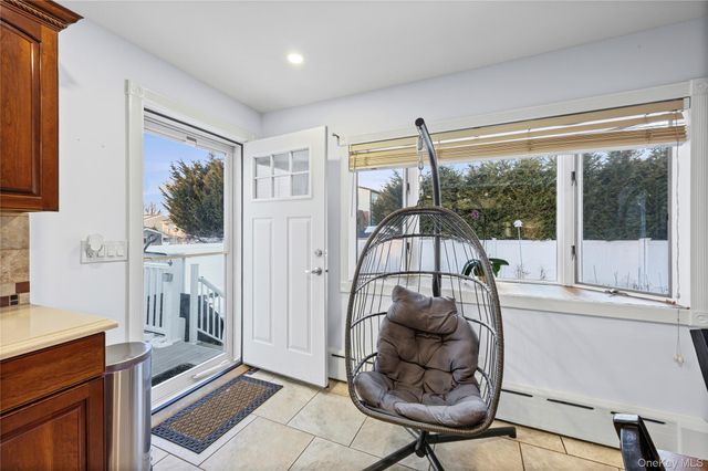 612 N Broome Avenue, Lindenhurst, NY 11757