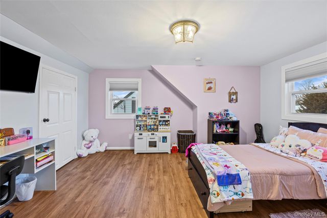 612 N Broome Avenue, Lindenhurst, NY 11757