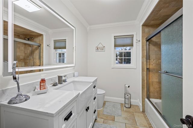 612 N Broome Avenue, Lindenhurst, NY 11757