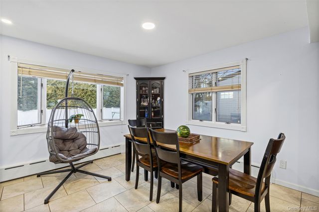 612 N Broome Avenue, Lindenhurst, NY 11757