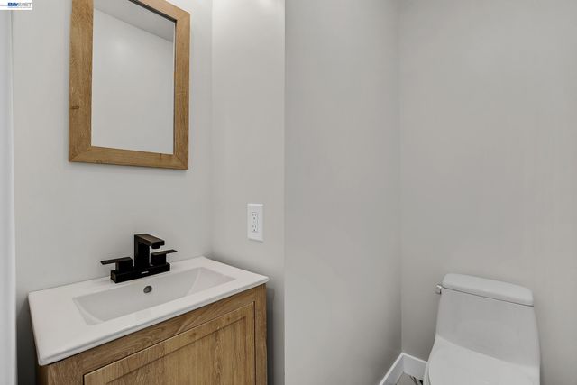 1759 Crescent Dr, Walnut Creek, CA 94598