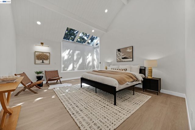 1759 Crescent Dr, Walnut Creek, CA 94598