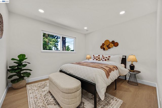 1759 Crescent Dr, Walnut Creek, CA 94598