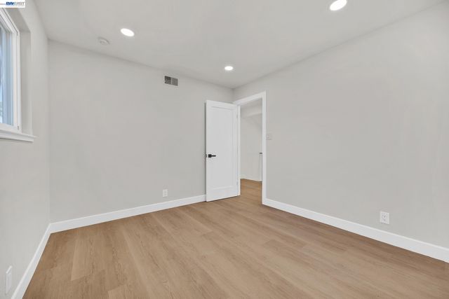 1759 Crescent Dr, Walnut Creek, CA 94598