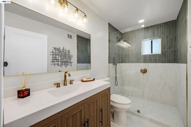 1759 Crescent Dr, Walnut Creek, CA 94598