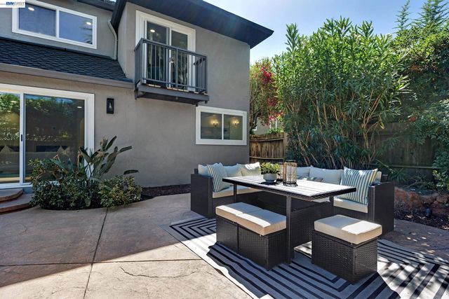 1759 Crescent Dr, Walnut Creek, CA 94598