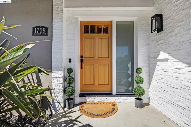 1759 Crescent Dr, Walnut Creek, CA 94598