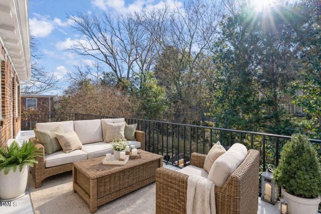 907 W Johnson Street, Raleigh, NC 27605