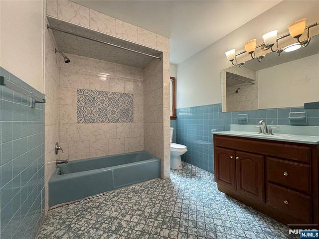 444 Ridge Road 1R, Lyndhurst, NJ 07071