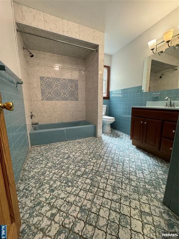 444 Ridge Road 1R, Lyndhurst, NJ 07071