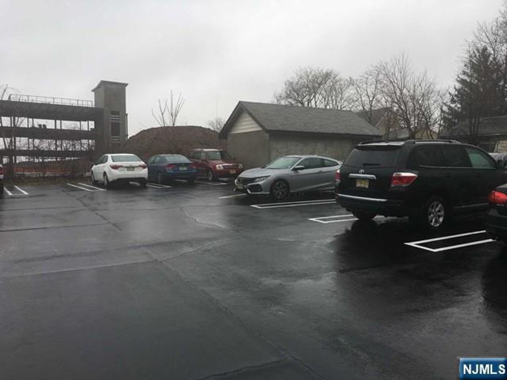 444 Ridge Road 1R, Lyndhurst, NJ 07071