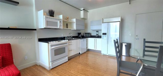 690 SW 1st Ct 1121, Miami, FL 33130