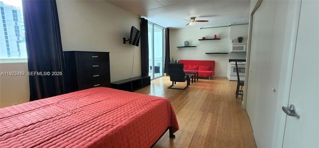 690 SW 1st Ct 1121, Miami, FL 33130