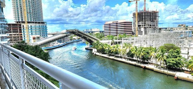 690 SW 1st Ct 1121, Miami, FL 33130