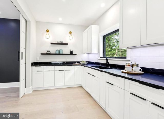 5005 RAVENSWORTH RD, Annandale, VA 22003