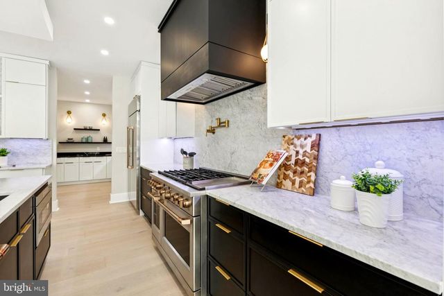 5005 RAVENSWORTH RD, Annandale, VA 22003