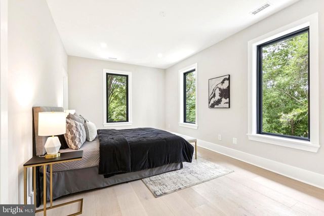 5005 RAVENSWORTH RD, Annandale, VA 22003